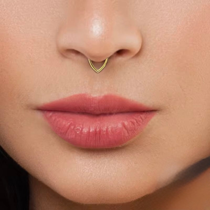 Teardrop Nose Ring 6mm — Sterling Silver
