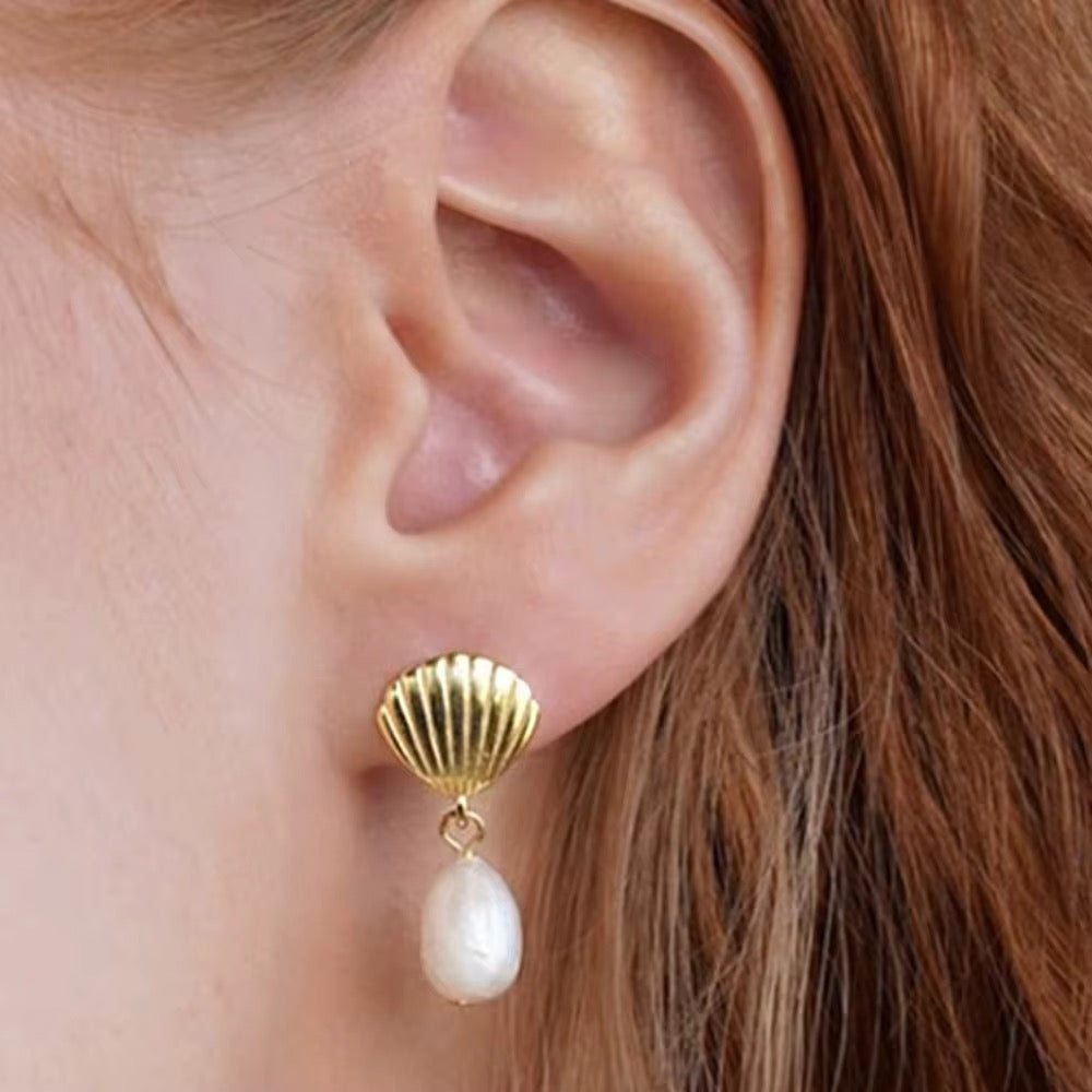 Pearl drop earrings