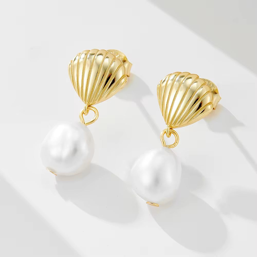 Pearl drop earrings