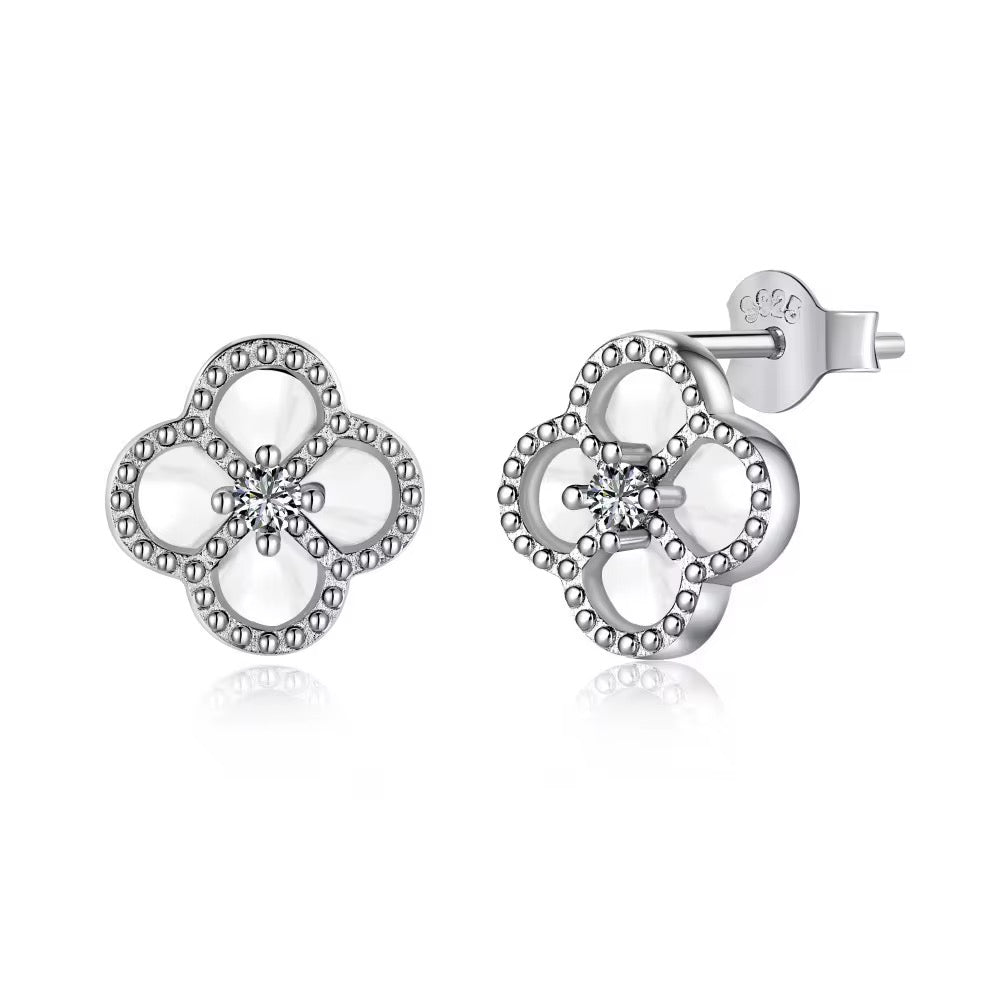 Four-Leaf-Clover Stud