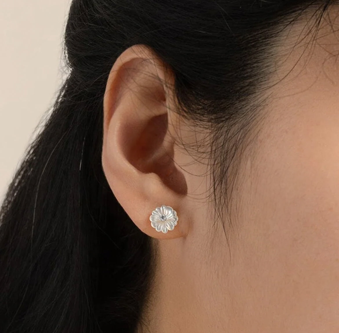 Flower Pearl Stud image 2