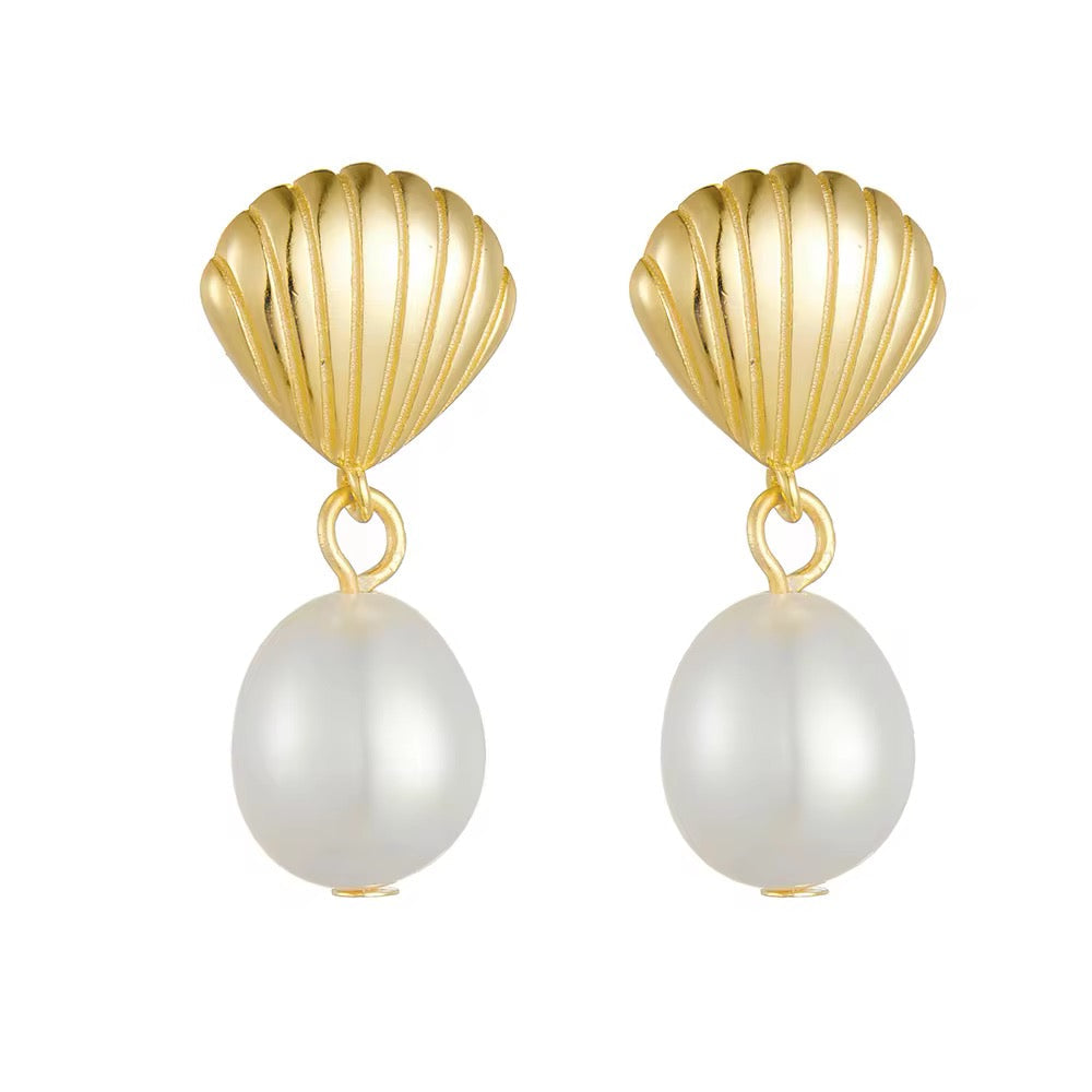 925 sterling silver pearl dangle earrings by Ariuna Silver