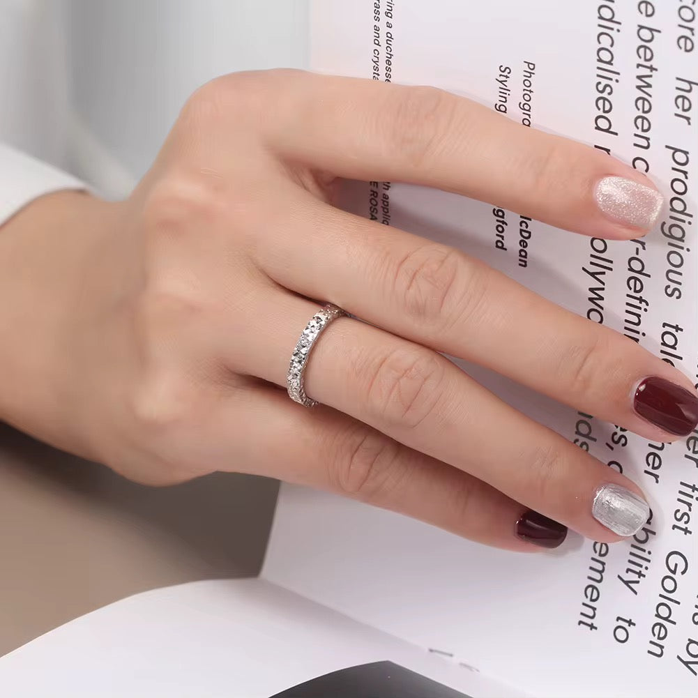 Hammer Pattern Sparkling Ring