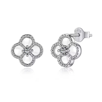 Four-Leaf-Clover Stud