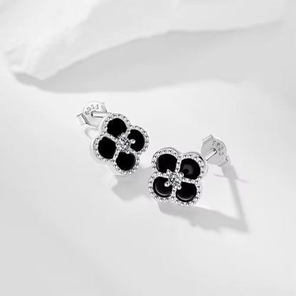 Four-Leaf-Clover Stud