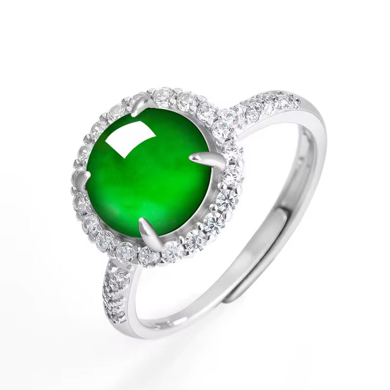 Emerald green round Jade Ring